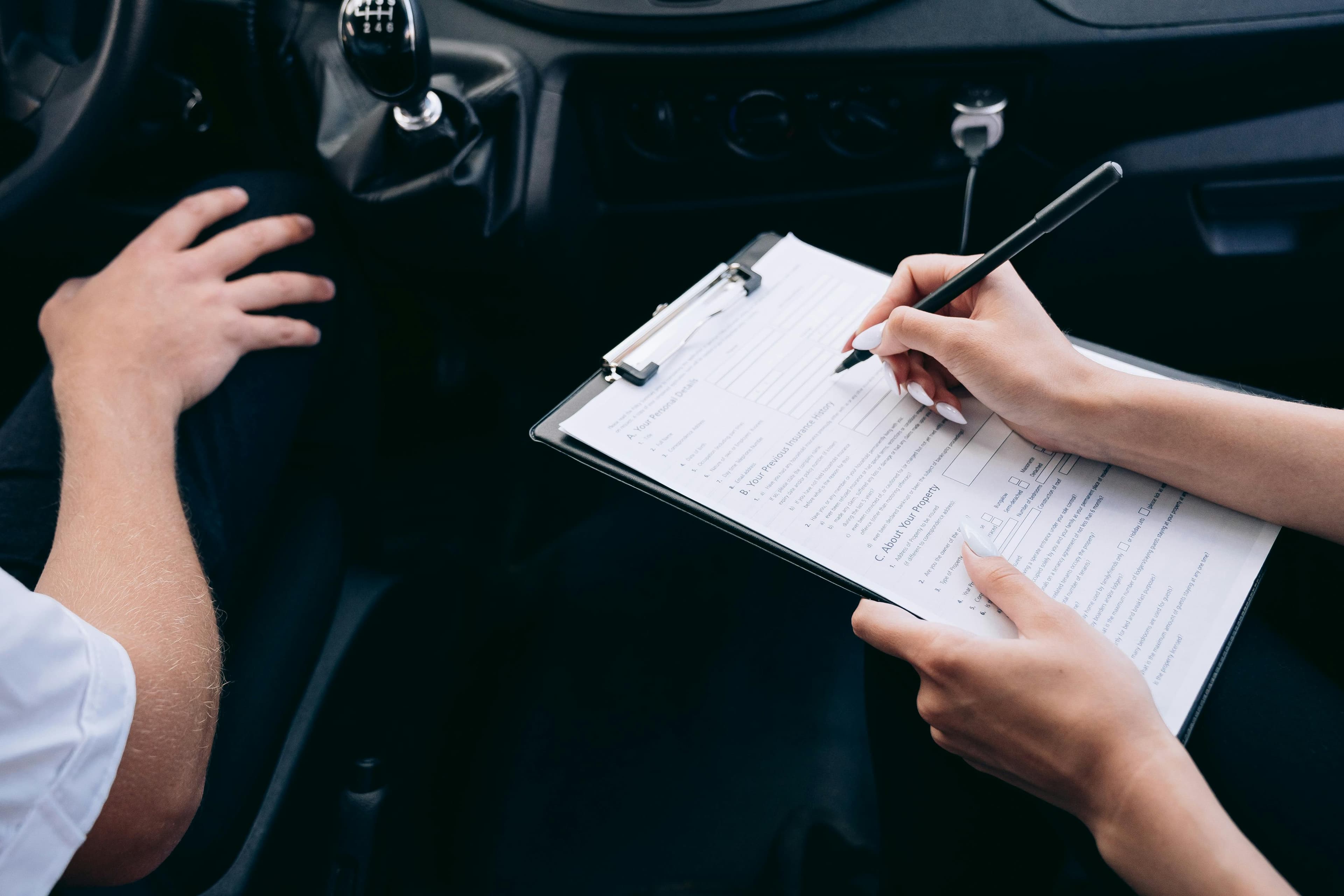Proefrit checklist: dit controleer je bij een tweedehands auto